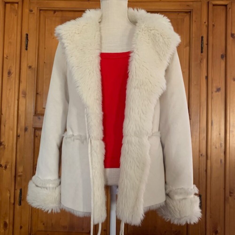 TAIFUN white faux fur jacket US 8 very warm